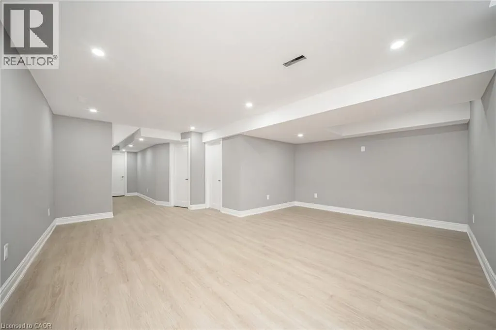 57 REDCEDAR Crescent
