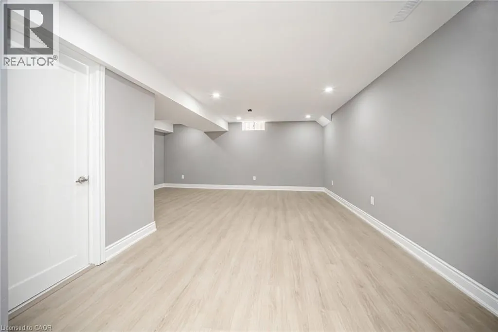 57 REDCEDAR Crescent