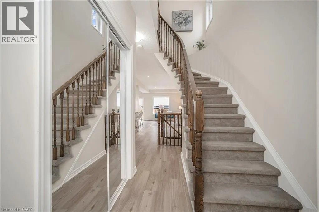 57 REDCEDAR Crescent