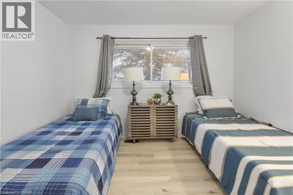 376 PHILIP Place