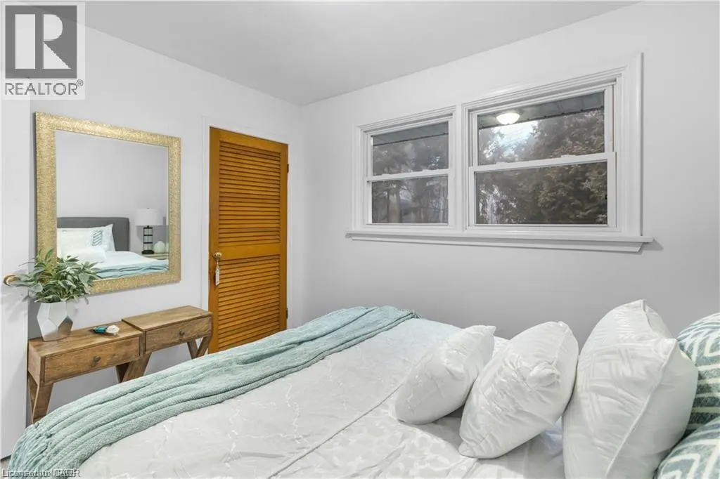 376 PHILIP Place