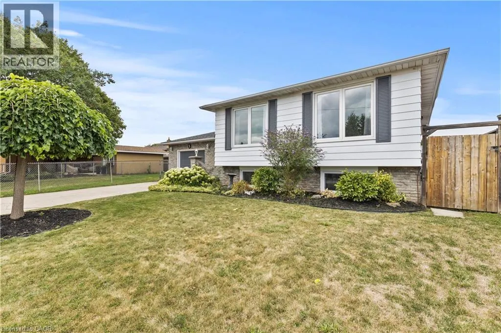 5 LYNWOOD Drive
