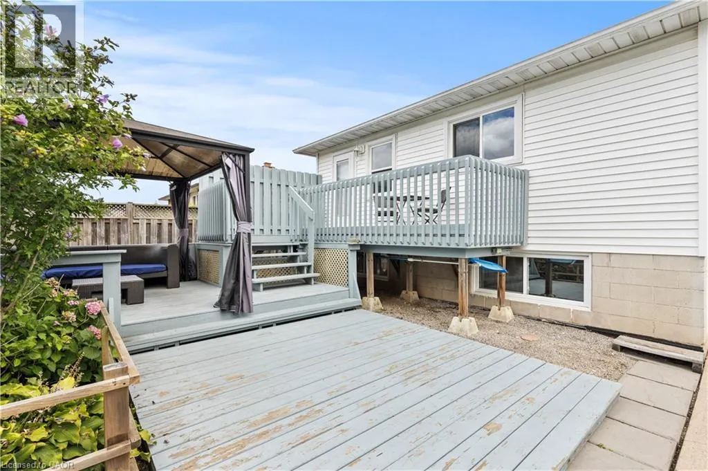 5 LYNWOOD Drive
