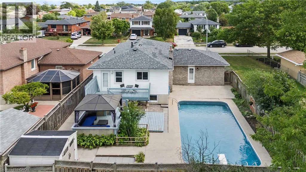 5 LYNWOOD Drive