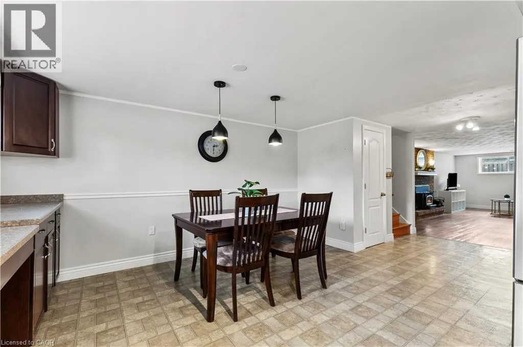 5 LYNWOOD Drive