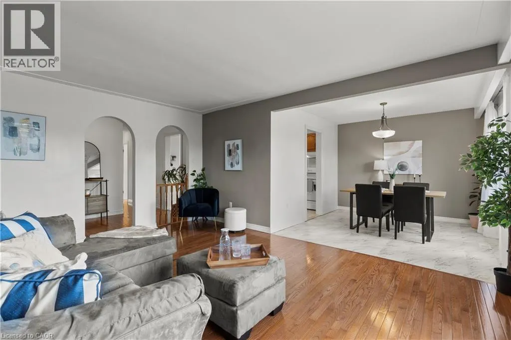 5 LYNWOOD Drive