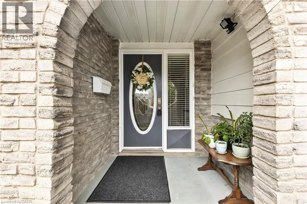 5 LYNWOOD Drive