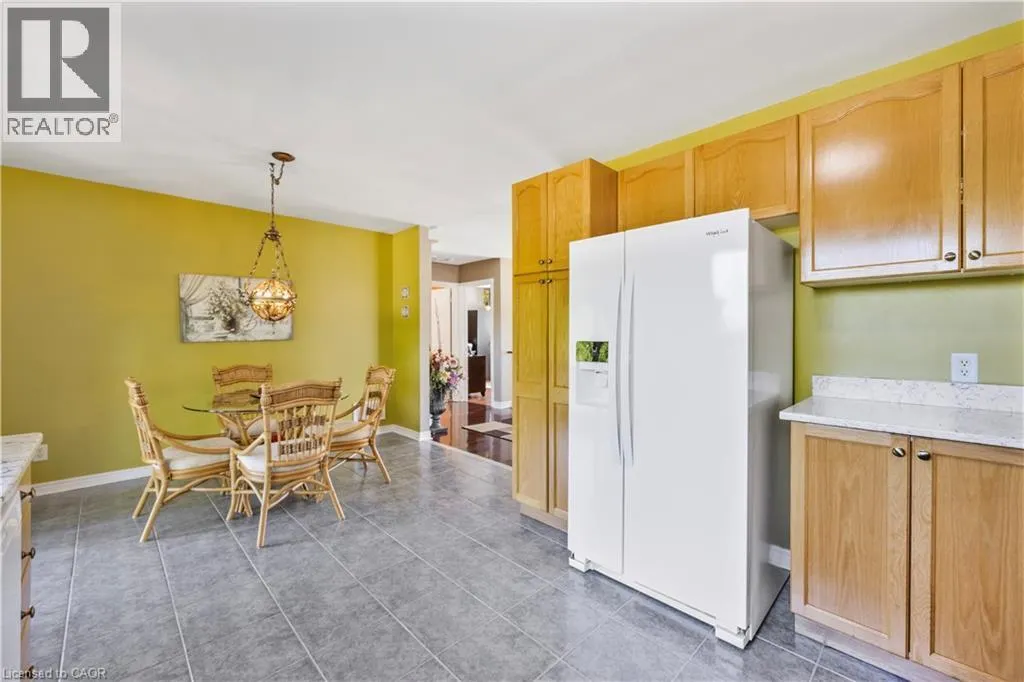 402 RAMBLEWOOD Drive