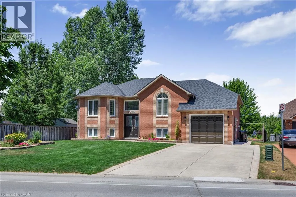 402 RAMBLEWOOD Drive