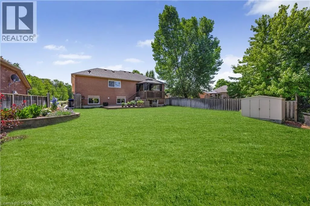 402 RAMBLEWOOD Drive