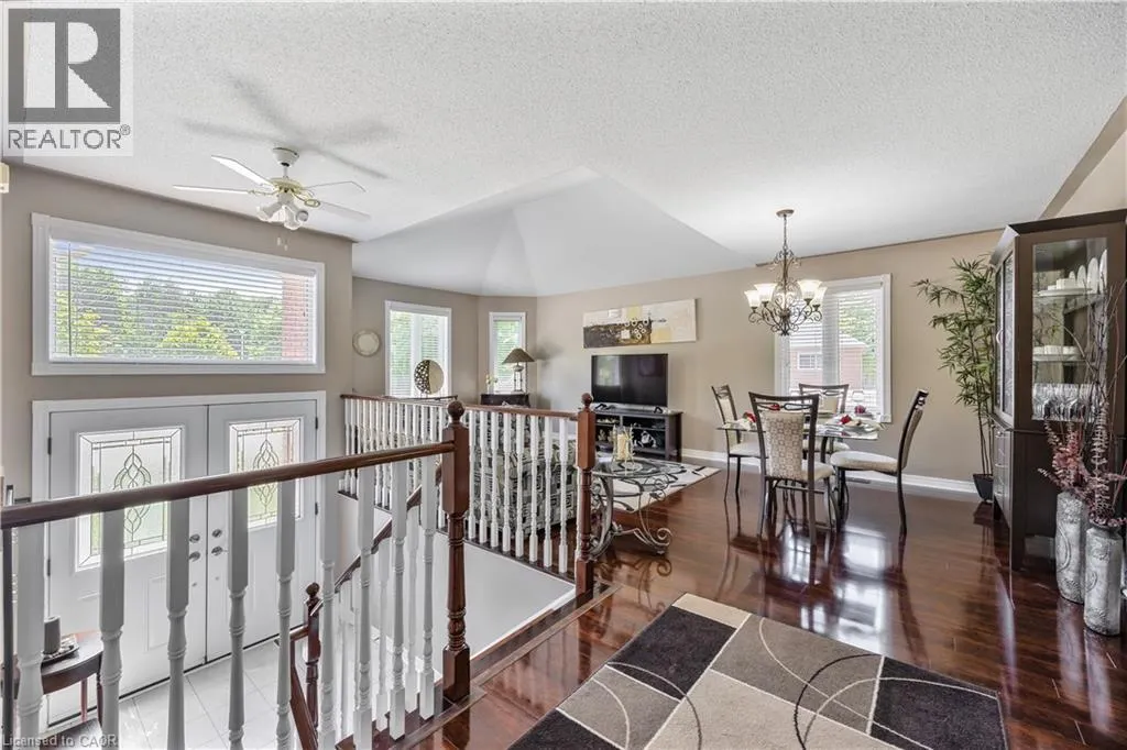 402 RAMBLEWOOD Drive
