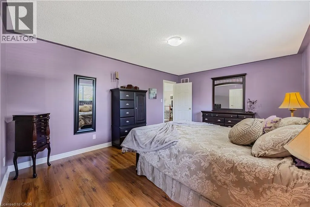 402 RAMBLEWOOD Drive