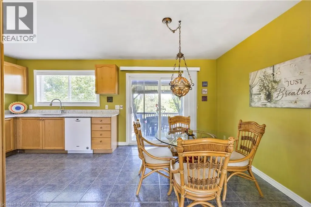 402 RAMBLEWOOD Drive