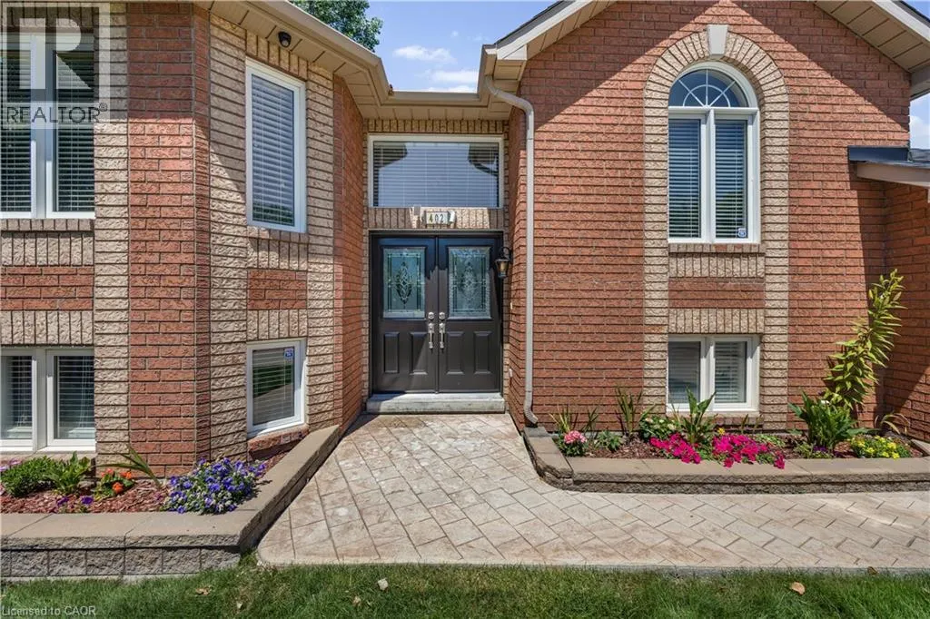 402 RAMBLEWOOD Drive