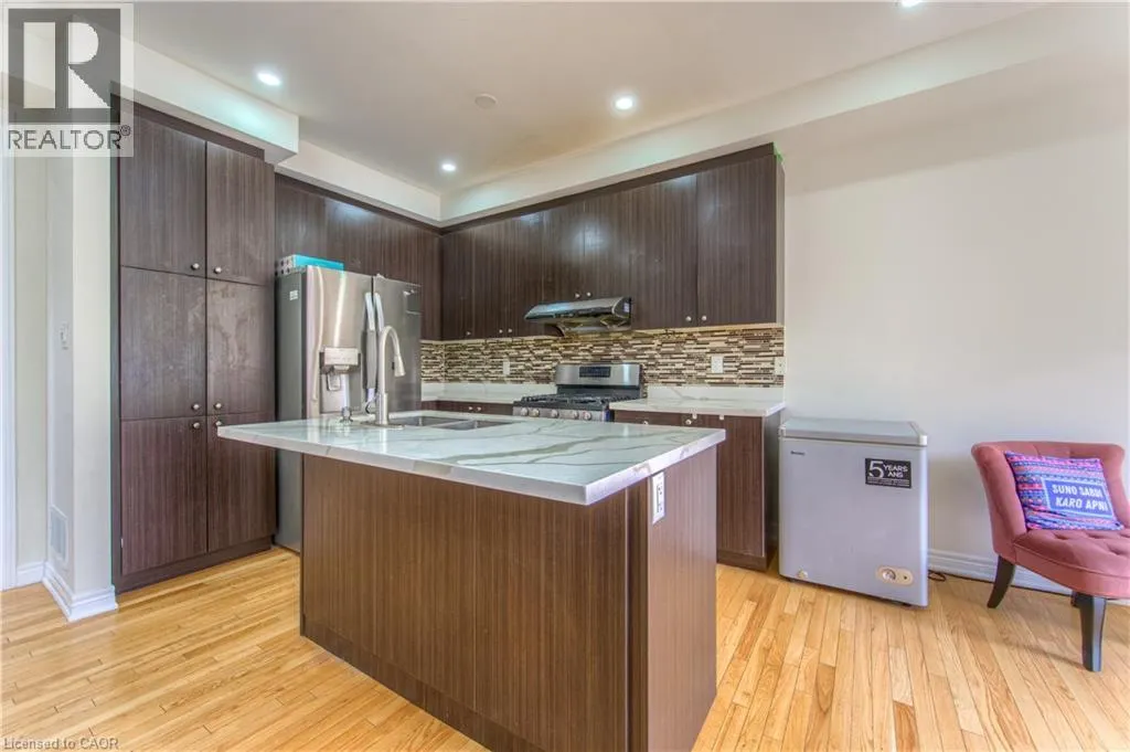 722 MEGSON Terrace