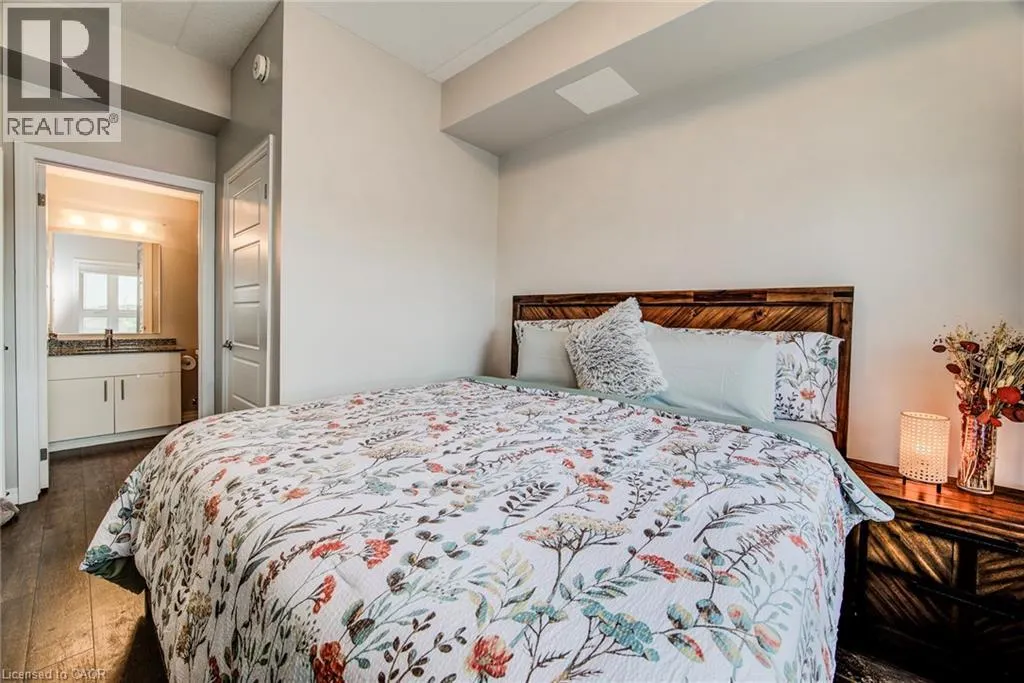 35 KINGSBURY Square Unit# 327, #327