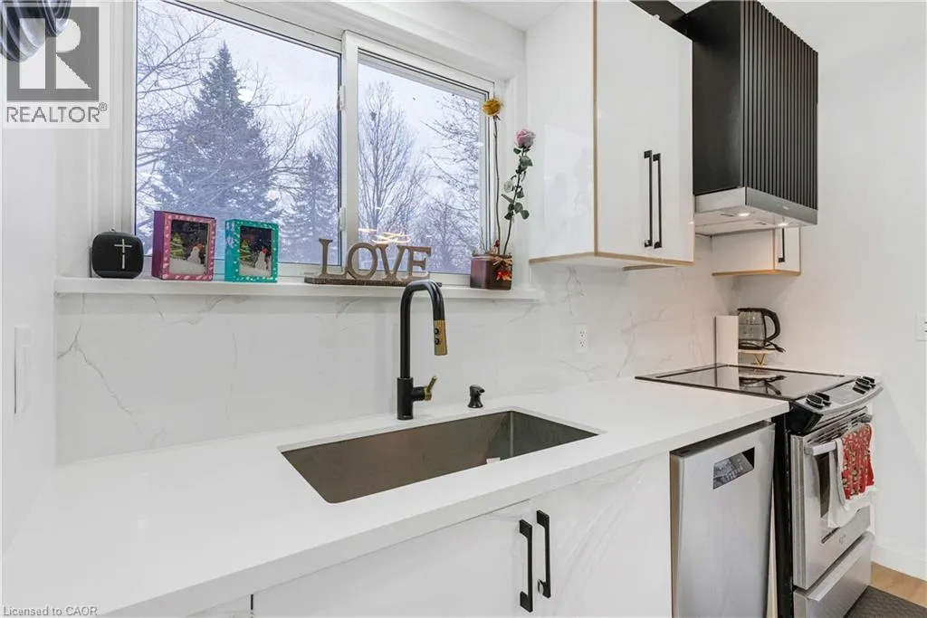 292 WOODWARD Avenue