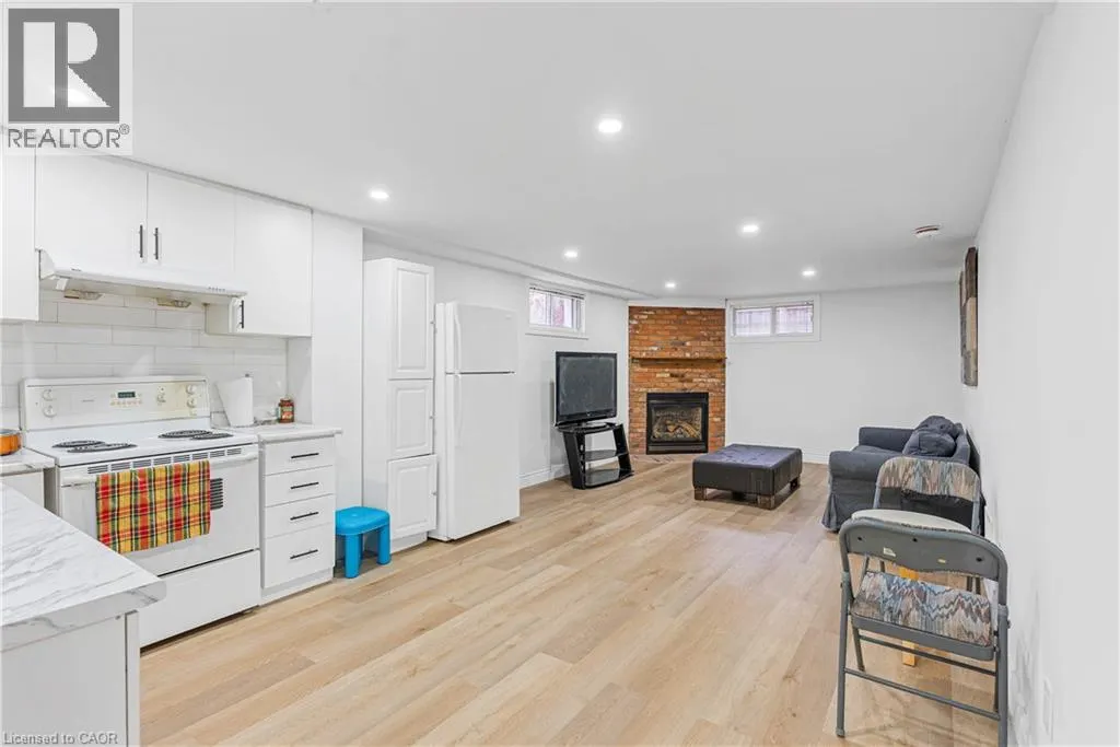 292 WOODWARD Avenue