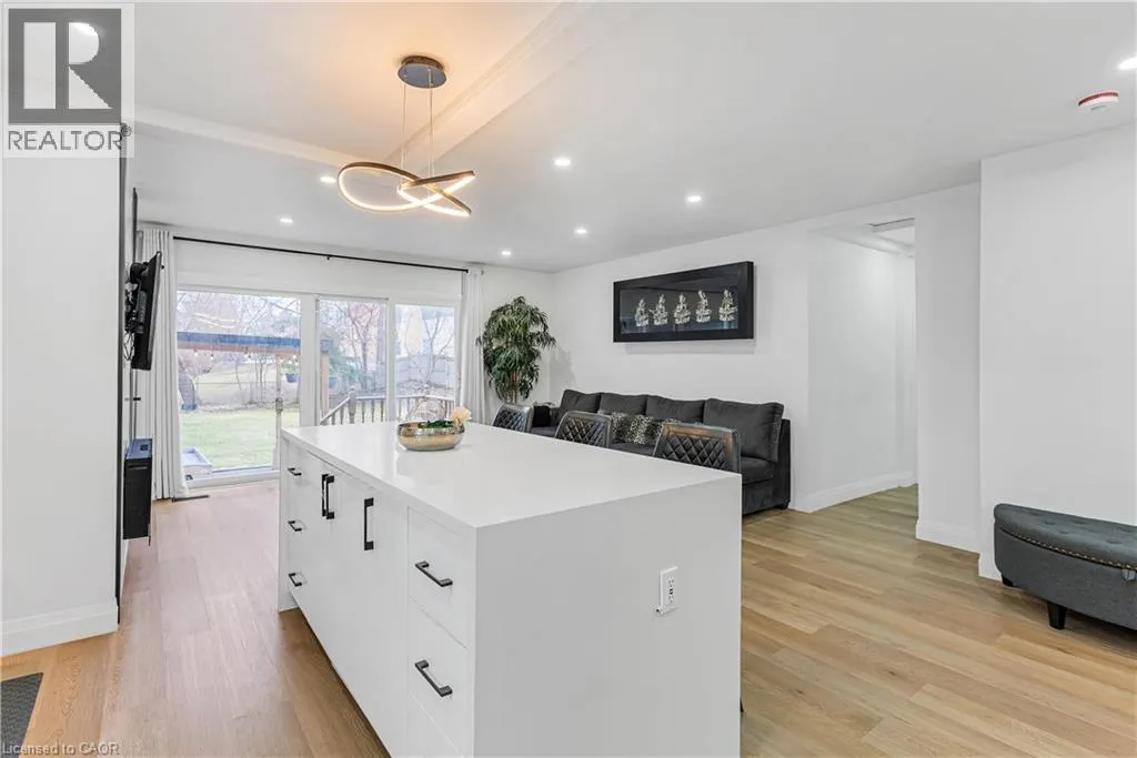 292 WOODWARD Avenue