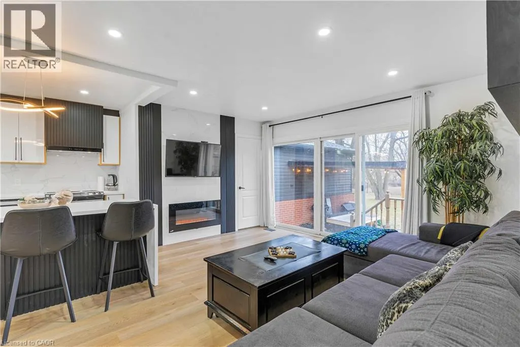 292 WOODWARD Avenue
