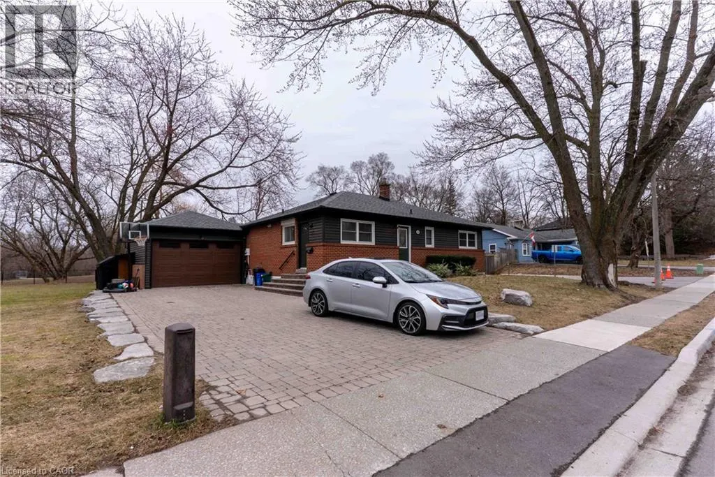 292 WOODWARD Avenue