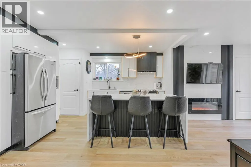 292 WOODWARD Avenue