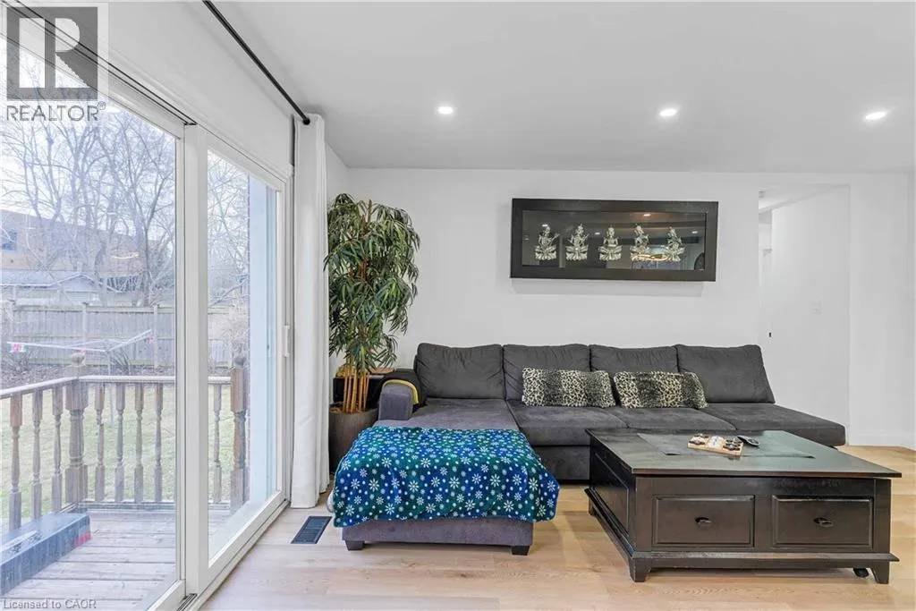 292 WOODWARD Avenue