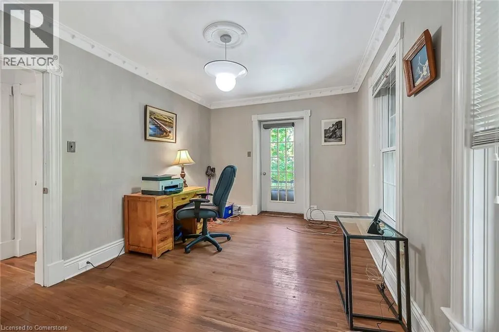 94 SUTHERLAND Street W