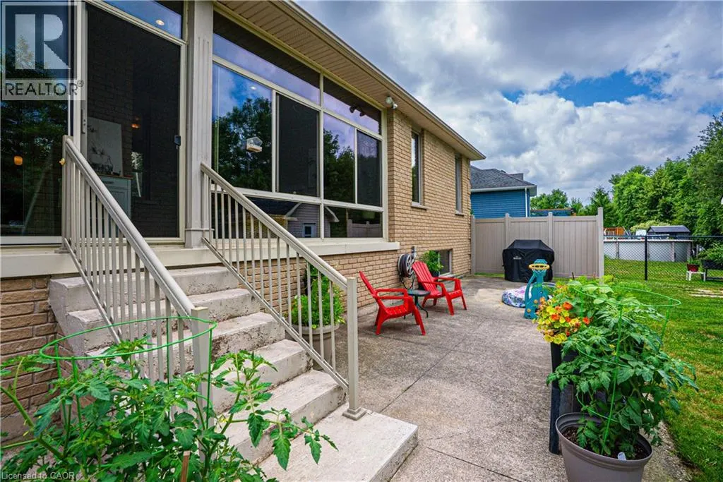 3300 CHARLESTON Drive