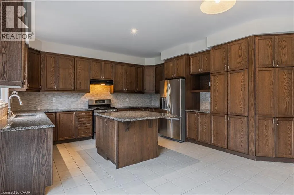 260 SHADY GLEN Crescent