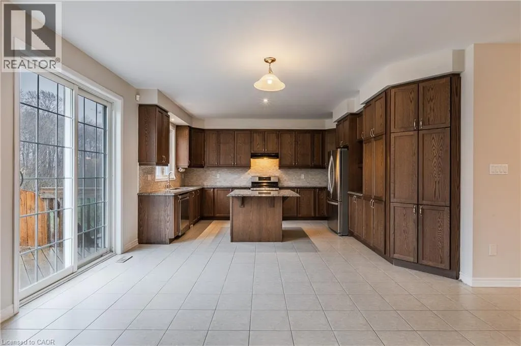 260 SHADY GLEN Crescent
