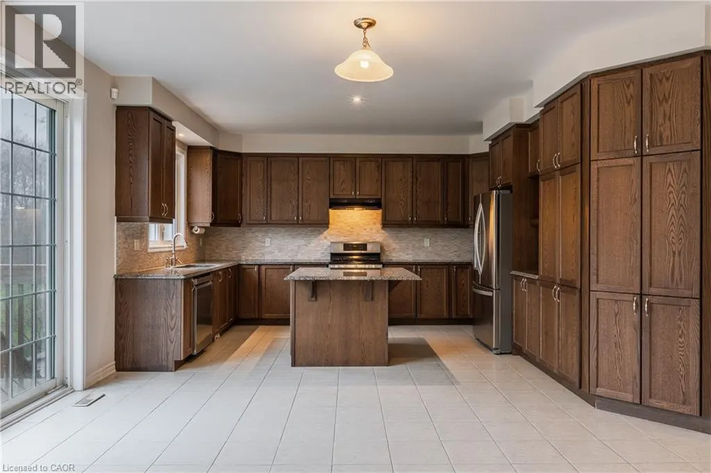 260 SHADY GLEN Crescent