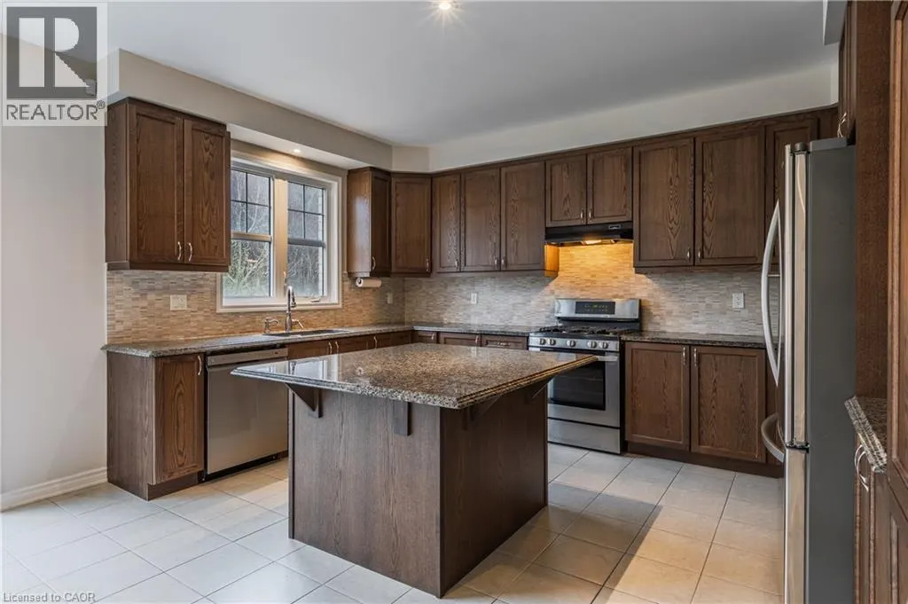 260 SHADY GLEN Crescent