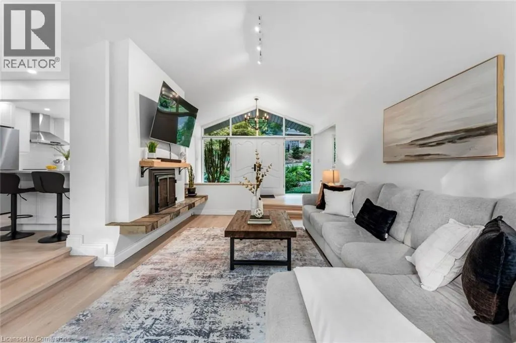 937 MONTGOMERY Drive