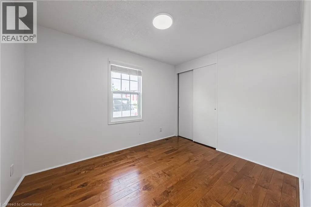 2 HEMLOCK CRESCENT PVT Crescent