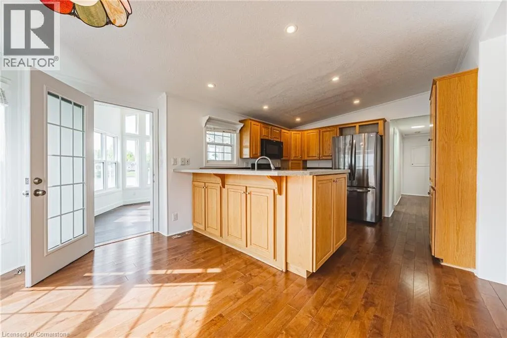 2 HEMLOCK CRESCENT PVT Crescent