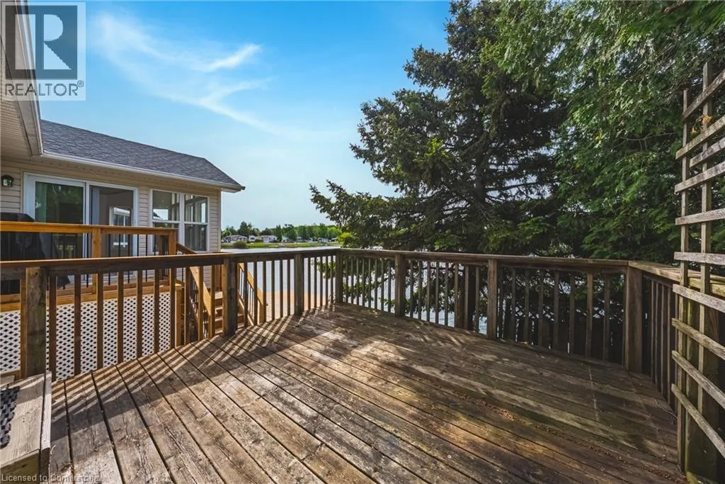 2 HEMLOCK CRESCENT PVT Crescent