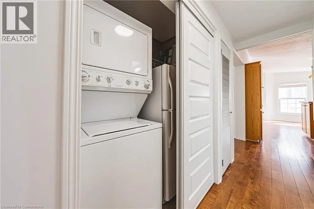 2 HEMLOCK CRESCENT PVT Crescent