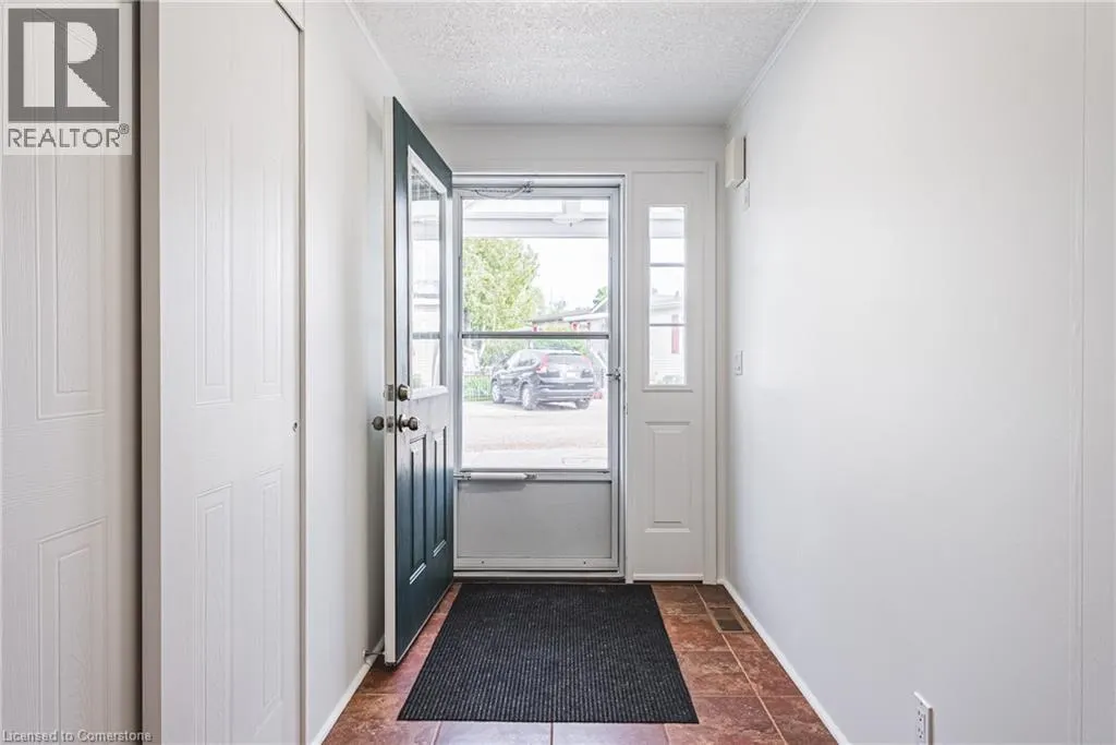 2 HEMLOCK CRESCENT PVT Crescent