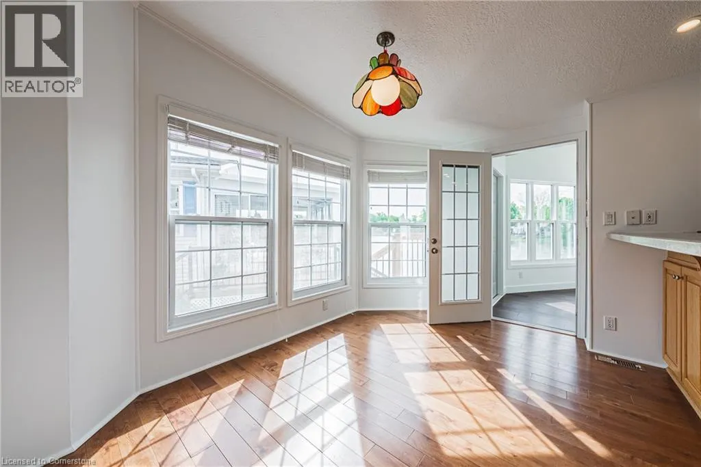 2 HEMLOCK CRESCENT PVT Crescent