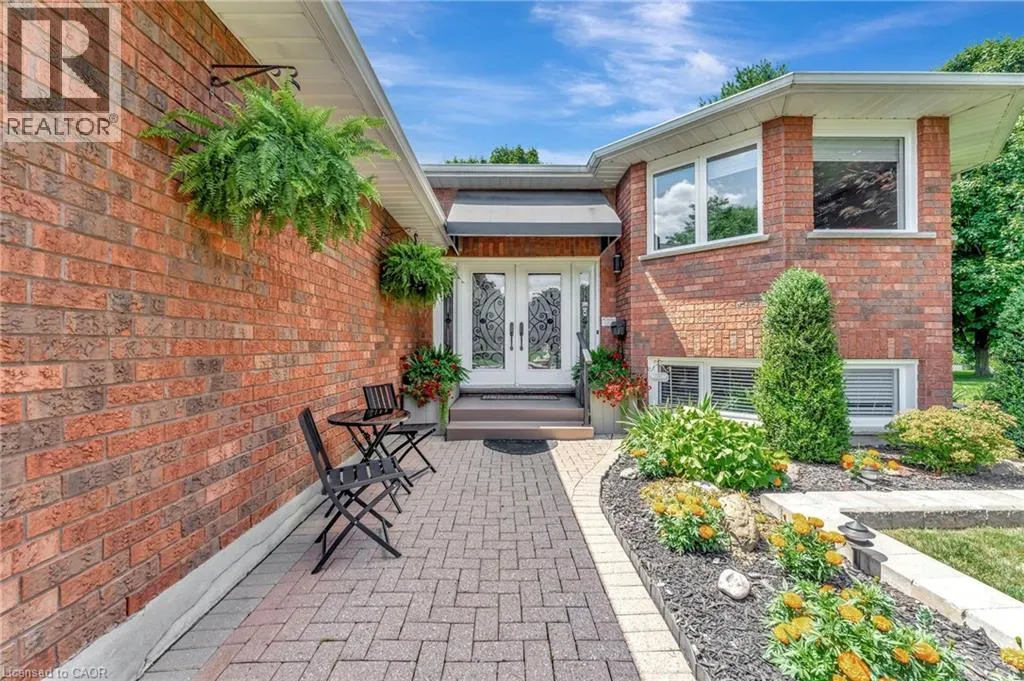120 FENNEL Street