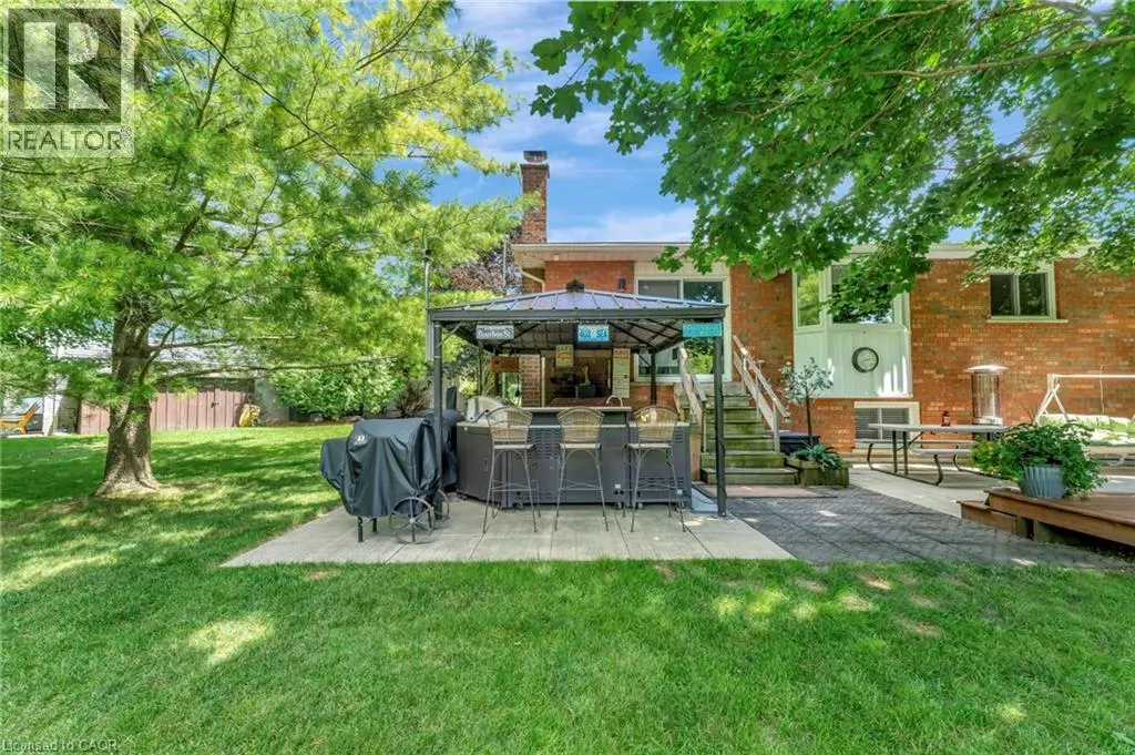 120 FENNEL Street