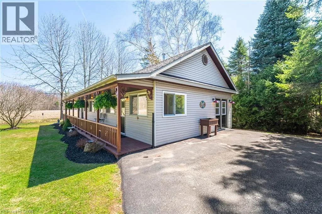 587 HILLCREST Road
