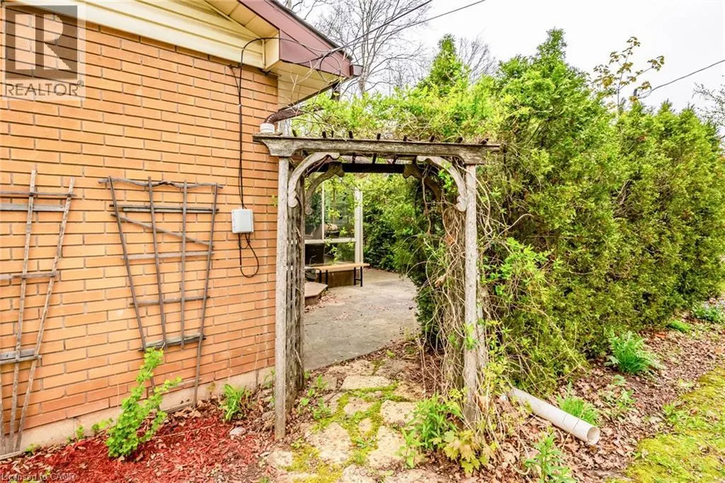 122 FOREST HILL Road
