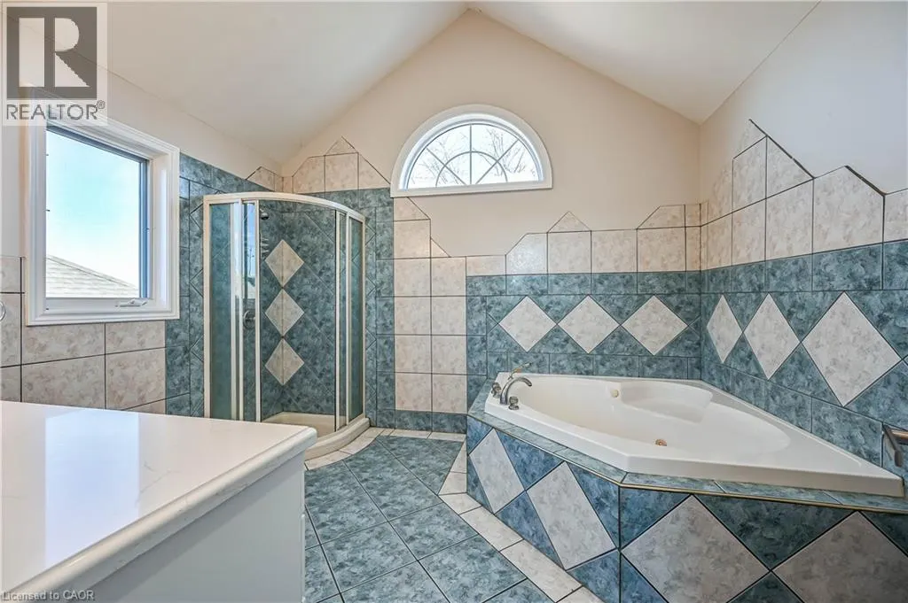228 HIGHLAND Road W