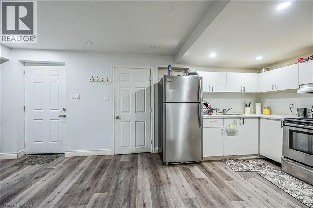 228 HIGHLAND Road W