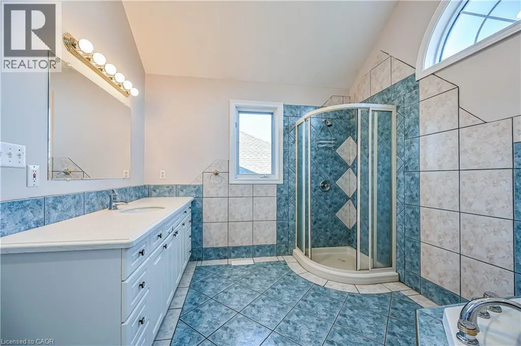 228 HIGHLAND Road W