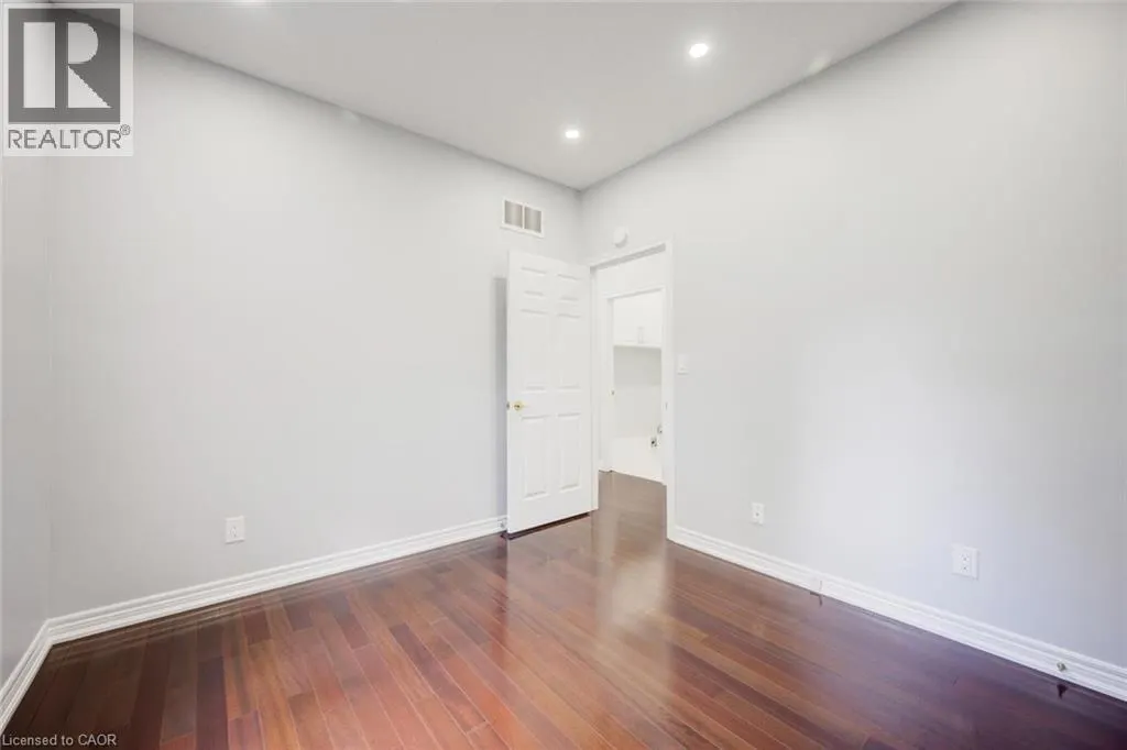 12 LARKDALE Terrace