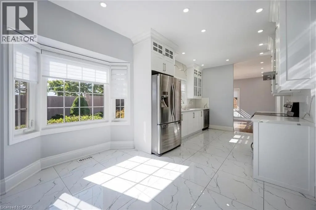 12 LARKDALE Terrace