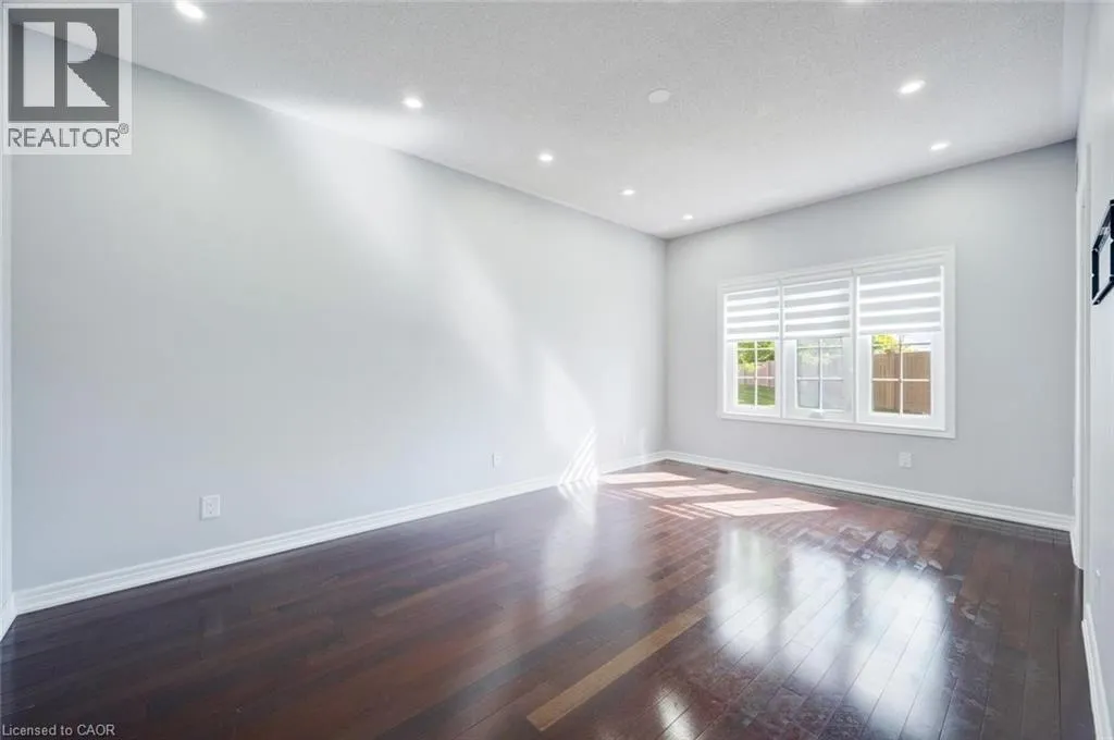 12 LARKDALE Terrace